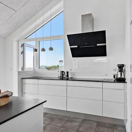 Feriehus 4 Bedroom Amazing In