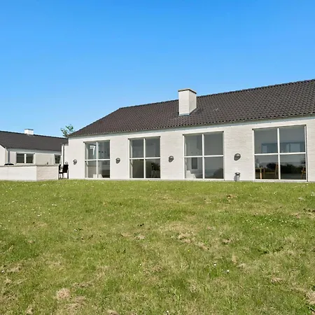 4 Bedroom Amazing In Feriehus Knebel