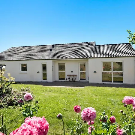 4 Bedroom Amazing In Feriehus Knebel
