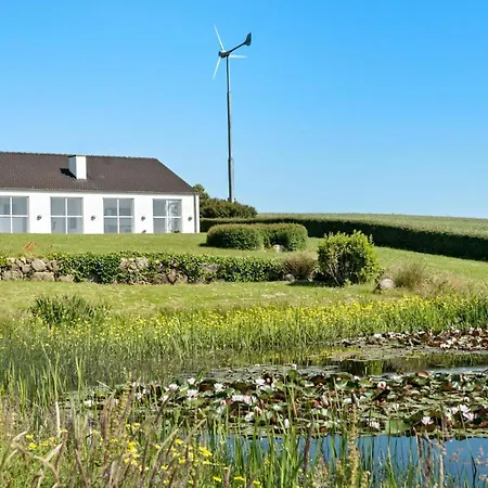Feriehus 4 Bedroom Amazing In